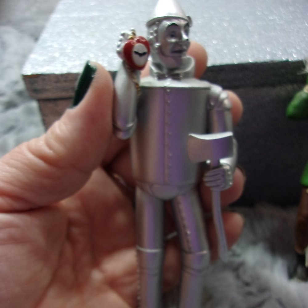 HXS-22 SET OF 2 HALLMARK WIZARD OF OZ ORN. SCARECROW AND TINMAN - Picture 7 of 12